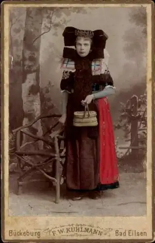 CdV Bückeburg, Frau in Volkstracht