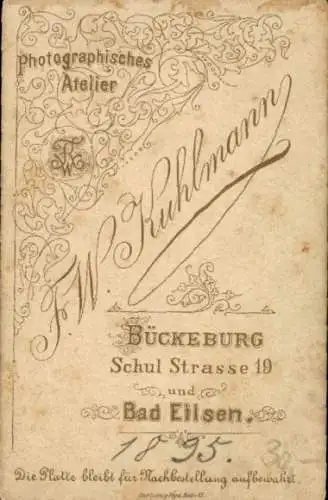 CdV Bückeburg, Frau in Volkstracht