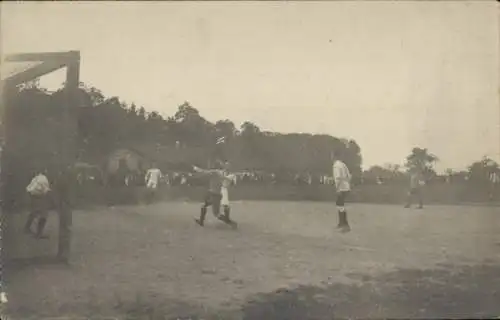 Foto Ak Szene bei einem Fußballspiel