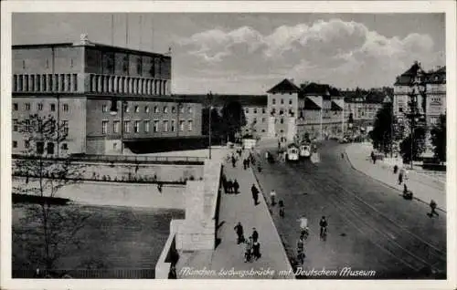 Ak München, Ludwigsbrücke, Deutsches Museum, Straßenbahnen