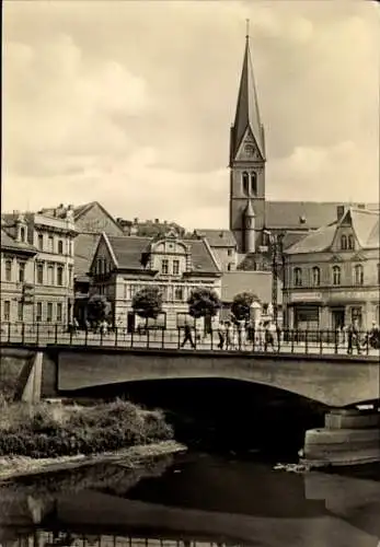 Ak Staßfurt im Salzlandkreis, Bodebrücke mit Blick zur Marienkirche