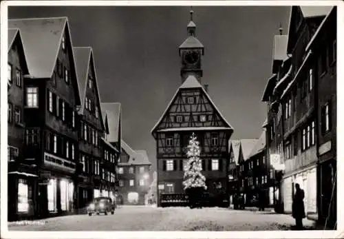 Ak Künzelsau am Kocher Hohenlohekreis, Hauptstraße, Rathaus, Weihnachtsbaum, Winter