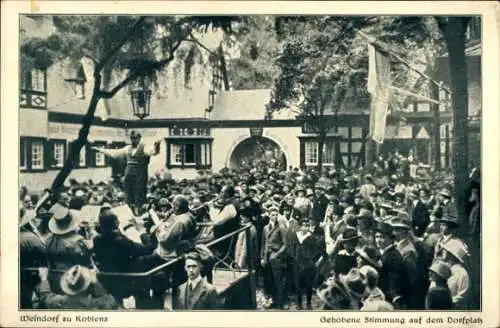 Ak Koblenz in Rheinland Pfalz, gehobene Stimmung auf dem Dorfplatz