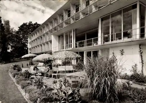 Ak Überlingen am Bodensee, Sanatorium am Bodensee, Dr. med. Otto Buchinger, Terrasse