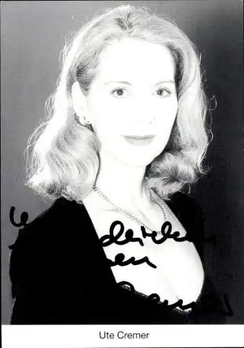 Ak Schauspielerin Ute Cremer, Portrait, Autogramm