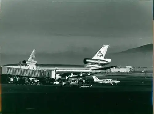 Foto Flugzeuge auf einem Flughafen, American Airlines