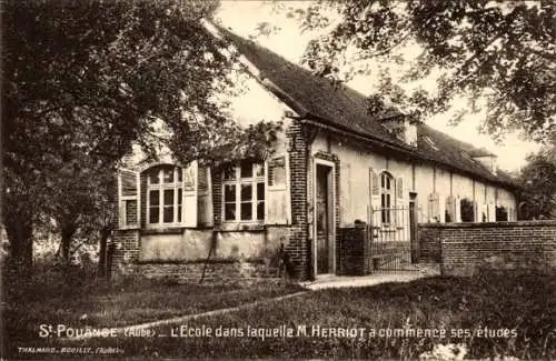 Ak St. Pouange Aube, Die Schule, an der Herr Herriot sein Studium begann