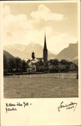 Ak Zell im Zillertal Tirol, Wolken über der Stadt, Kirche