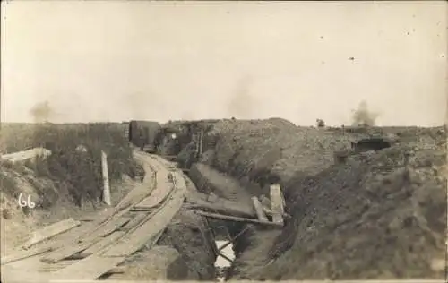 Foto Ak Landschaft, deutsche Stellungen, I WK