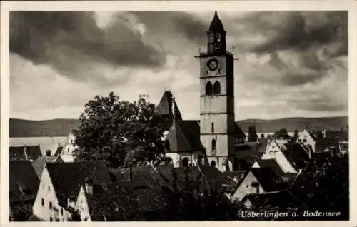 Ak Überlingen am Bodensee, Teilansicht, Kirchturm, Turmuhr