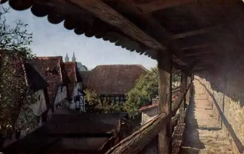 Ak Rothenburg ob der Tauber Mittelfranken, Wehrgang, zwischen Kummereck- und Henkersturm