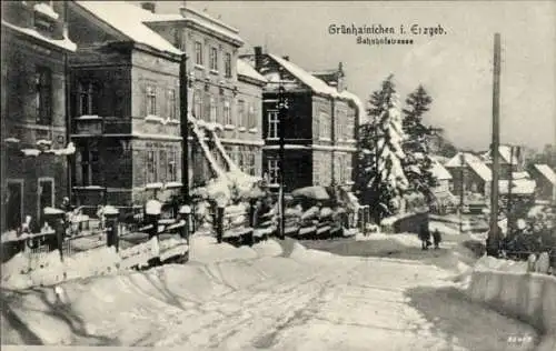 Ak Grünhainichen im Erzgebirge, Bahnhofstraße, Winter