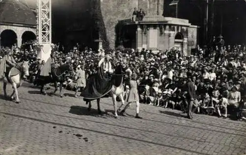 Foto Ak Boulogne sur Mer Pas de Calais, Fest, Menschen zu Pferden