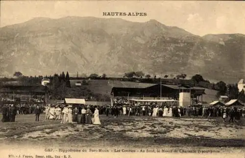 Ak Gap Hautes Alpes, Rennbahn Fort-Mutin, Die Rennen, Im Hintergrund das Charance-Massiv