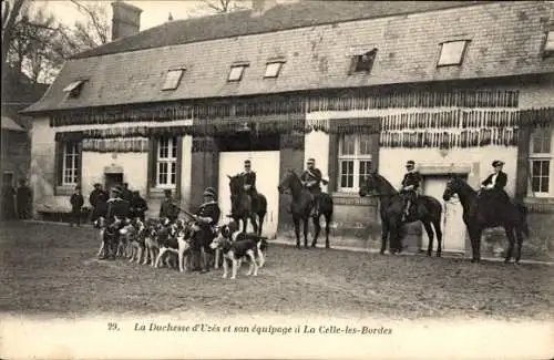 Ak La Celle les Bordes Yvelines, Die Herzogin von Uzès und ihre Crew