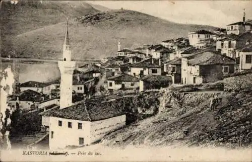 Ak Kastoria Griechenland, Teilansicht des Orts mit Berglandschaft