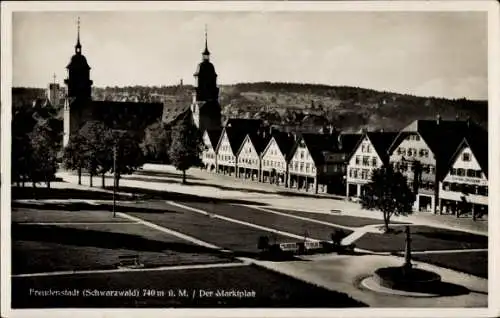 Ak Freudenstadt im Nordschwarzwald, Blick auf den Marktplatz, Häuserfront