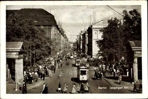 Ak Berlin Tiergarten, Leipziger Straße, Straßenbahn, Passanten