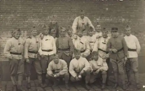Foto Ak Französische Soldaten in Uniformen, Gruppenaufnahme