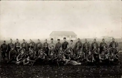 Foto Ak Französische Soldaten in Uniformen, Gruppenaufnahme