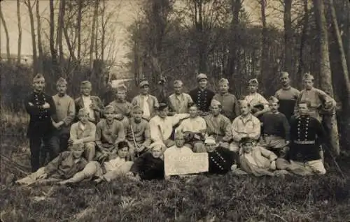 Foto Ak Französische Soldaten in Uniformen