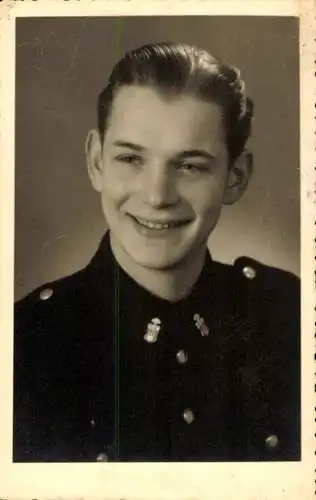 Foto Ak Hamburg, Portrait von einem Polizist 1947