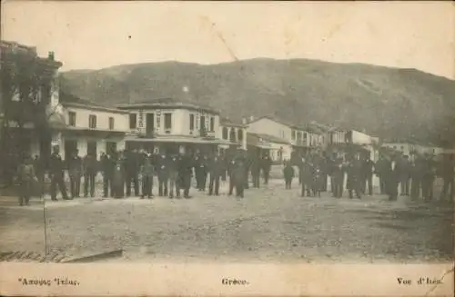 Ak Itea Griechenland, Menschenansammlung auf dem Platz