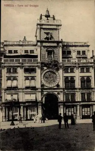 Ak Venezia Veneto, Torre dell Orologio, Turmuhr mit Mondlauf, Tor