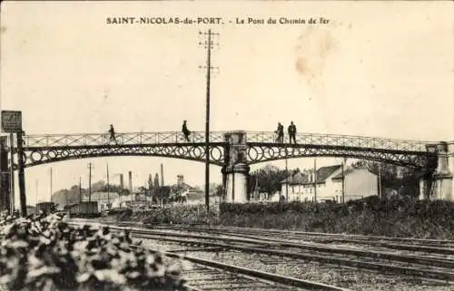 Ak Saint Nicolas du Port Lothringen Meurthe et Moselle, Le Pont du Chemin de Fer, Bahnschienen