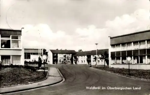 Ak Waldbröl Oberbergisches Land, Straßenpartie, Wohnhäuser