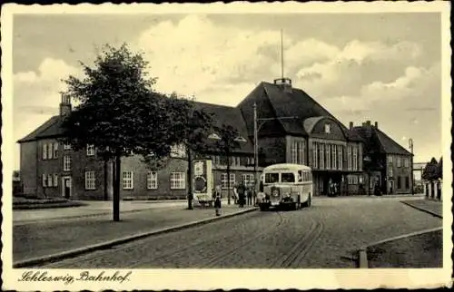 Ak Schleswig an der Schlei, Bahnhof, Bus