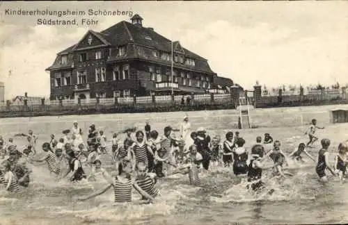 Ak Wyk auf Föhr in Nordfriesland, Kinder im Meer vor dem Kindererholungsheim Schöneberg