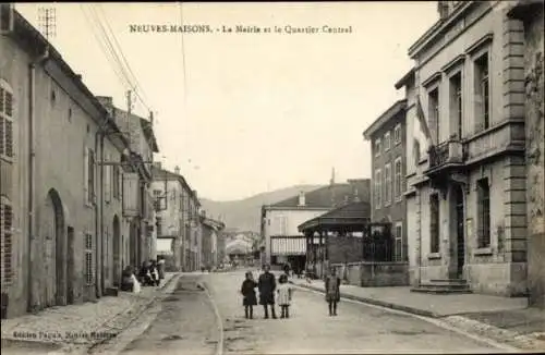 Ak Neuves Maisons Meurthe et Moselle, Rathaus, Zentralbezirk