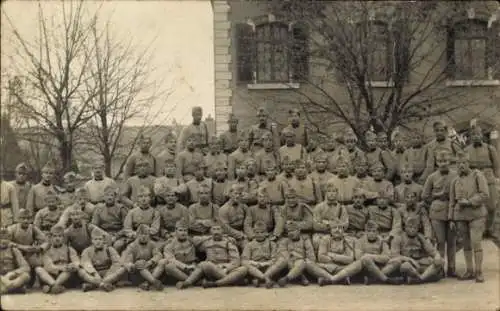 Foto Ak Französische Soldaten in Uniformen, Gruppenaufnahme