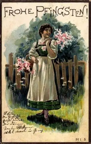 Litho Glückwunsch Pfingsten, Frau in Tracht, Blumenkorb, Zaun