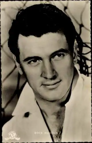 Ak Schauspieler Rock Hudson, Portrait, Film Flammen über Afrika