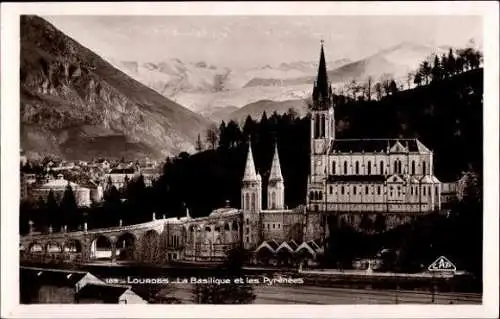 10 alte Ansichtskarten Lourdes Hautes Pyrénées, Diverse Ansichten