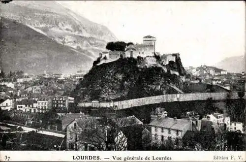 10 alte Ansichtskarten Lourdes Hautes Pyrénées, Diverse Ansichten