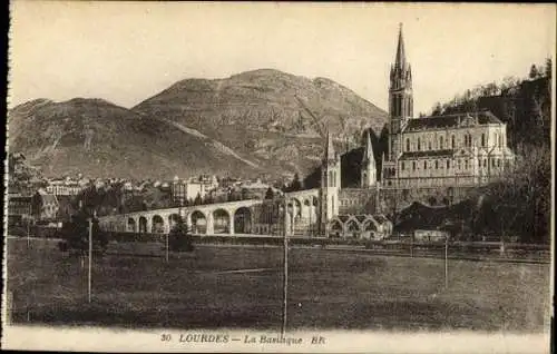 8 alte Ansichtskarten Lourdes Hautes Pyrénées, Diverse Ansichten