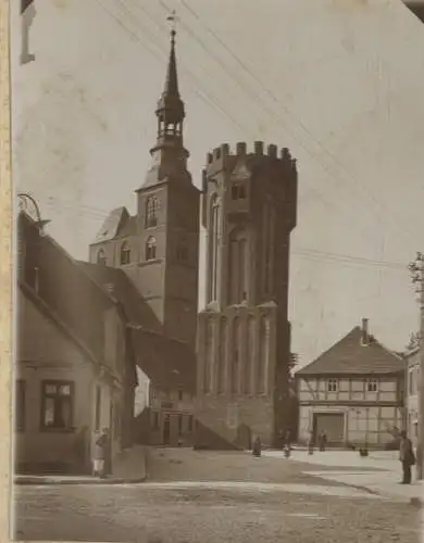 Original Foto Tangermünde in Sachsen-Anhalt, Torturm und Stephanskirche, um 1900