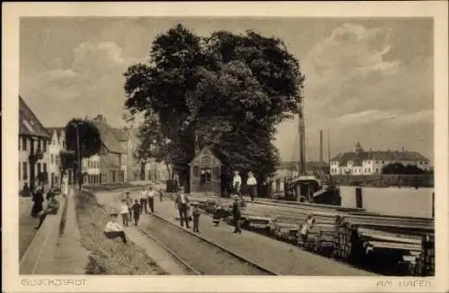 Ak Glückstadt an der Elbe, Hafen, Kinder, Bahnschienen