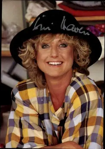 Ak Journalistin und Moderatorin Sigi Harreis, Portrait, Autogramm