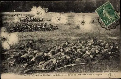 AK-Infanterie im Kampf, ein Peleton unter Artilleriefeuer bildet den Panzer