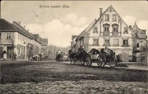 Ak Jelgava Mitau Lettland, Kolonne passiert die Stadt, I. WK