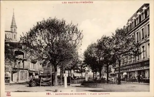 Ak Bagnères de Bigorre Hautes Pyrénées, Place Lafayette
