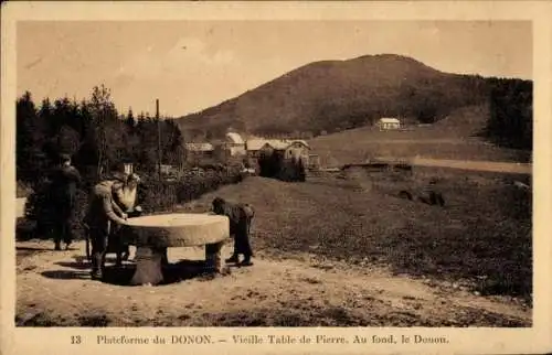Ak Le Donon Hohe Donne Elsass Bas Rhin, Plateforme, Vieille Table de Pierre
