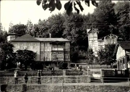 Ak Schwarzburg in Thüringen, Fachwerkhäuser, Personen