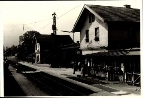 Foto Ak Garmisch Partenkirchen in Oberbayern, Bahnhof