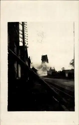 Foto Ak Antwerpen Flandern, Teilansicht, am Bahnhof, Gleise, Rauch