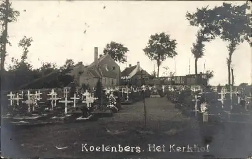 Foto Ak Gheluwe Geluwe Westflandern, Soldatenfriedhof Koelenberg